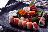 Cena a base di sushi